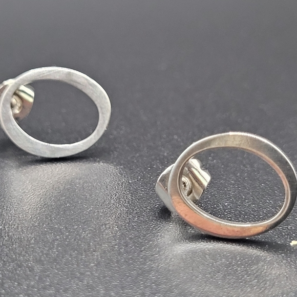 Classic silver oval stud earrings by Dazzling Rock. - Picture 9 of 10